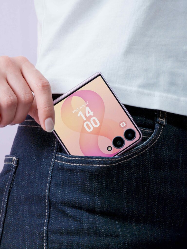 Lični stil i na ekranu: Kako Galaxy Z Flip8 pretvara FlexWindow u prostor za personalizaciju