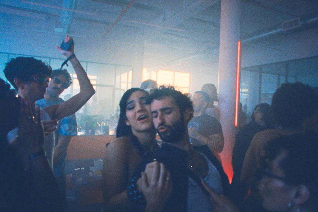 A24 predstavio trejler za film Jordana Firstmana „Club Kid“