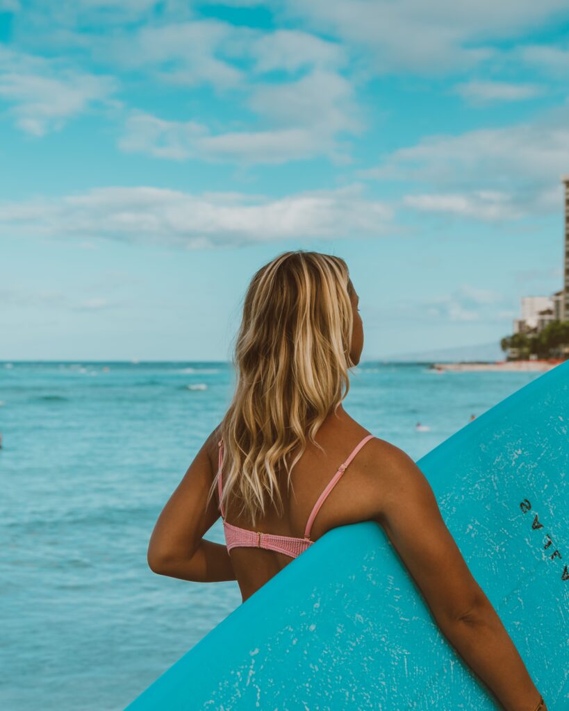 Kako sačuvati farbanu kosu na plaži i bazenu