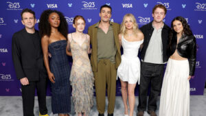 Sadie Sink u arhivskoj Alexander McQueen haljini