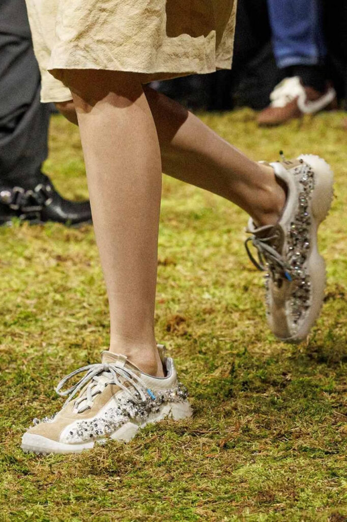Miu Miu vraća Bubble patike, arhivski model koji će obeležiti 2026.