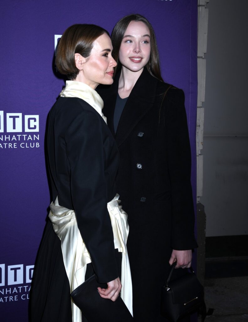 „Monster: The Lizzie Borden Story“ stiže na Netflix
Ella Beatty, Sarah Paulson, Charlie Hunnam i Rebecca Hall predvode glumačku postavu