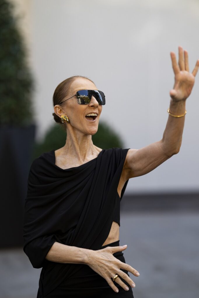Céline Dion u Balenciaga haljini koja osvaja Pariz