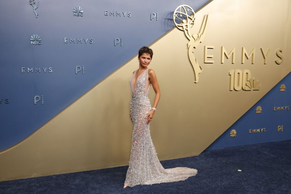 zendaya prada
Najbolja izdanja sa crvenog tepiha Emmy Awards 2026.